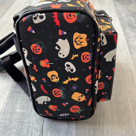 Minnie Mouse Halloween Disney Park Loungefly backpack 2021 BRAND NEW WITH TAGS - Picture 6 of 8